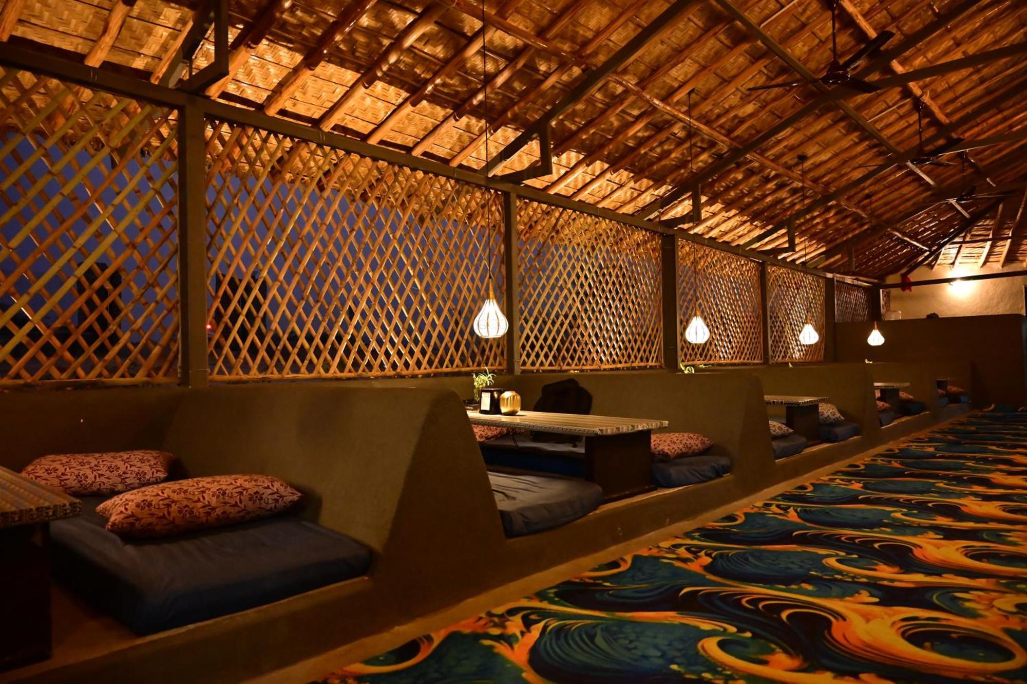 The Hampi Cafe Hotell Eksteriør bilde